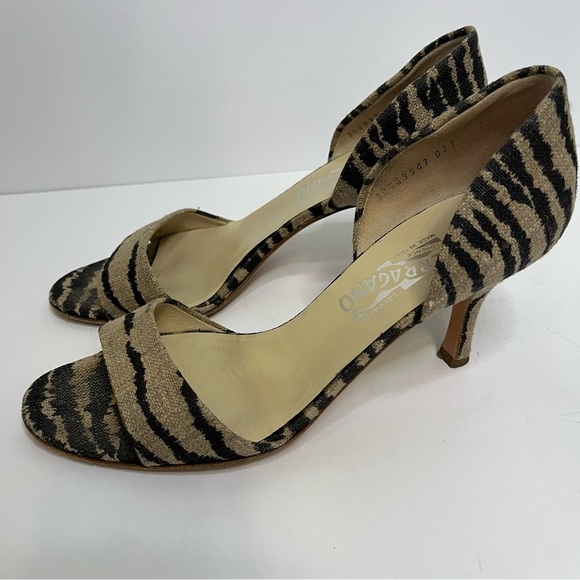 Salvatore Ferragamo Black and Tan Animal Print Heels Size 9 - Picture 4 of 10